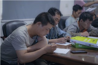 朝陽集團(tuán)開展行車和有限作業(yè)空間安全操作培訓(xùn)、道路交通安全培訓(xùn)